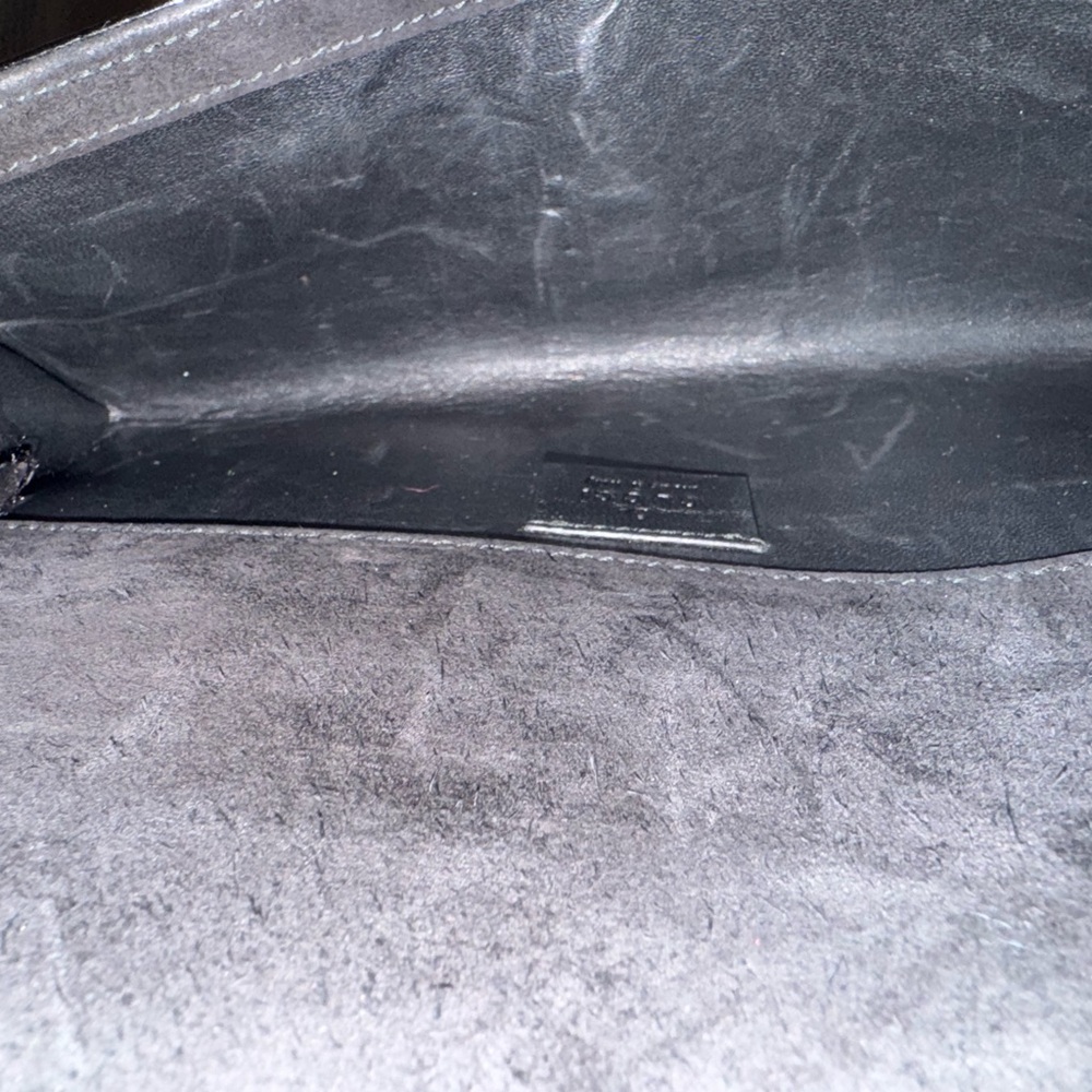 Gucci Glossy Black Patterned Clutch - Picture 4 of 4